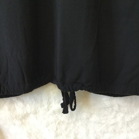 Abercrombie & Fitch Black V-Neck Crop Top - Picture 3 of 12